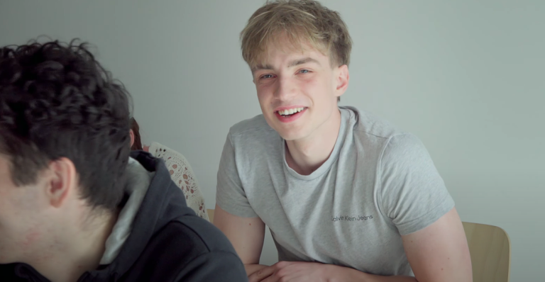 XD, xd, XDD – śmiech śmiechowi nierówny