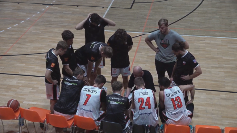 Koniec zwycięskiej passy. UJK Kielce rozbite przez AGH Kraków