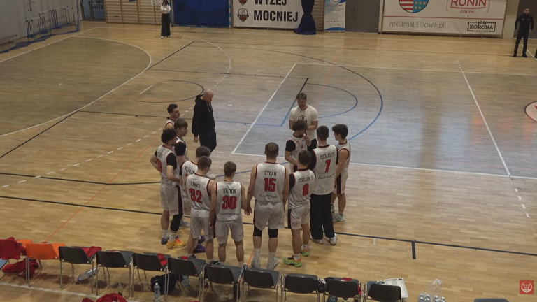 Czarna seria koszykarzy trwa. UJK Kielce przegrywa 4 mecz z rzędu